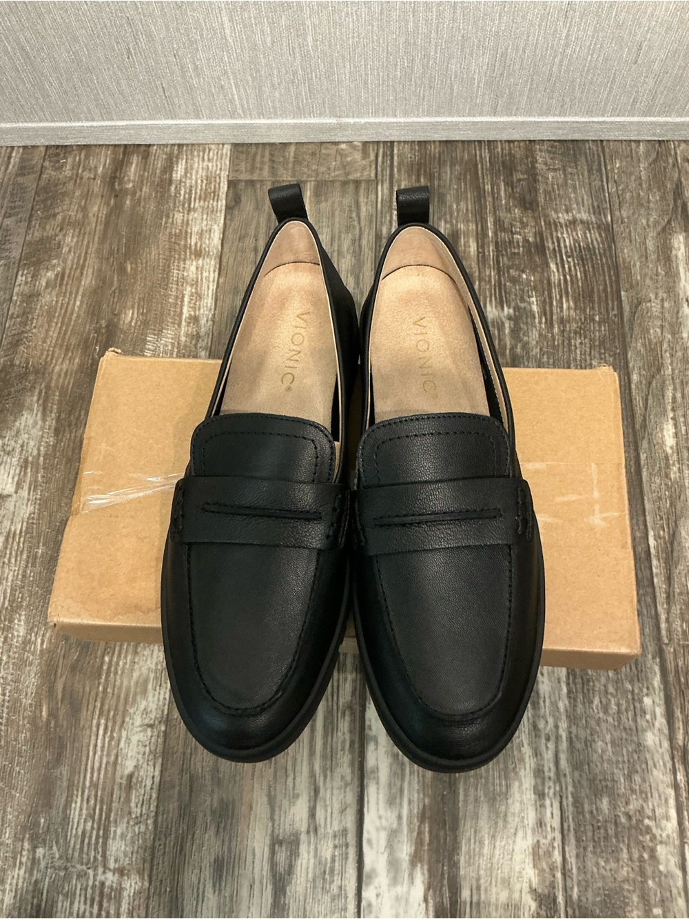Vionic Women’s Black Leather Penny Loafer Slip-On Size 8.5 - Picture 7 of 16